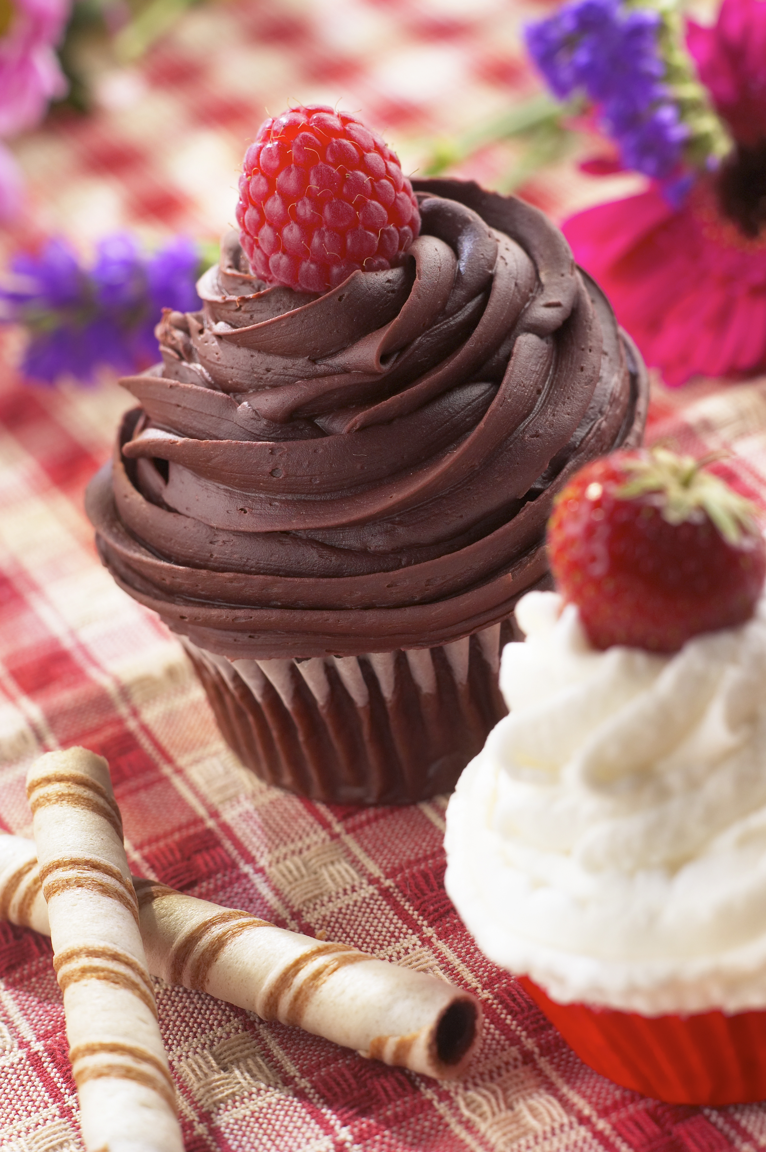 Strawberry Cream Cupcakes