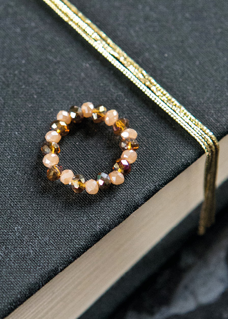 Alternating Bead Ring