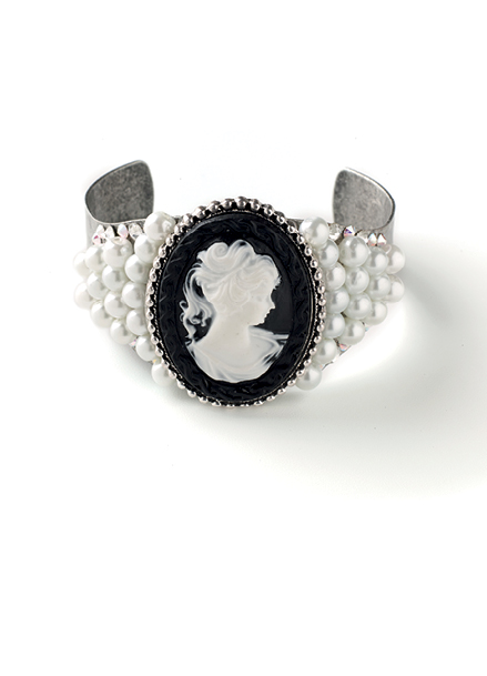 Pearl Cameo Cuff